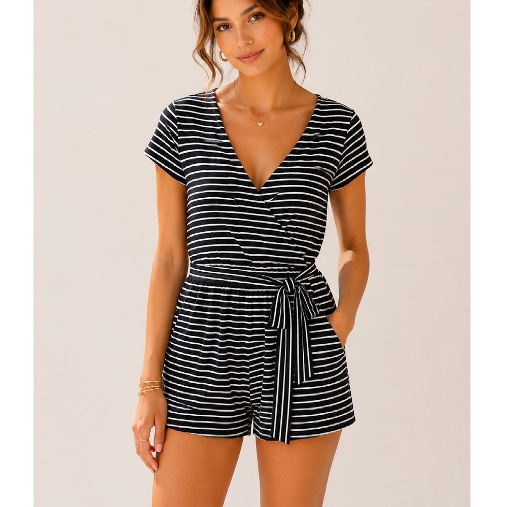 Gap Romper Women's Size M Black/White Stripes Belted Stretch Nautical Casual